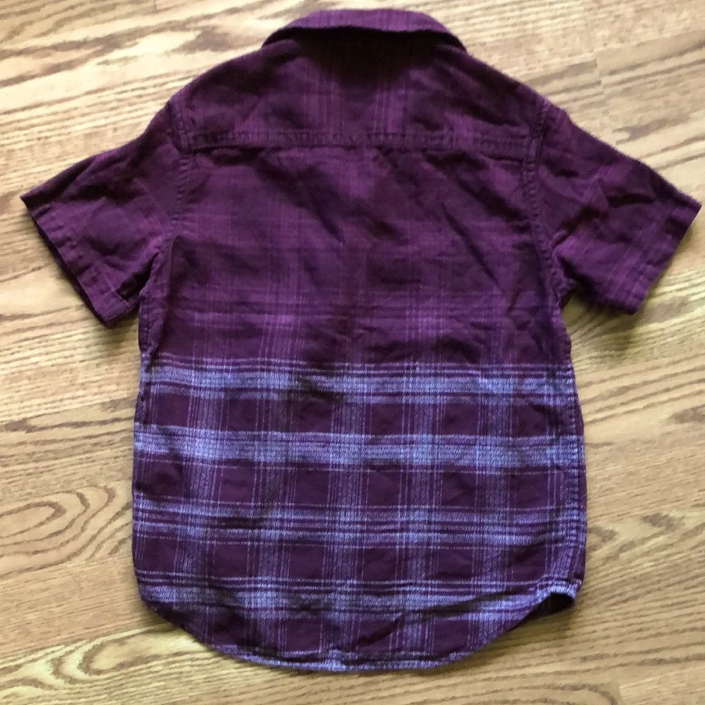 Mossimo Supply Co. Boys Short Sleeve Button Down Shirt - Picture 3 of 6